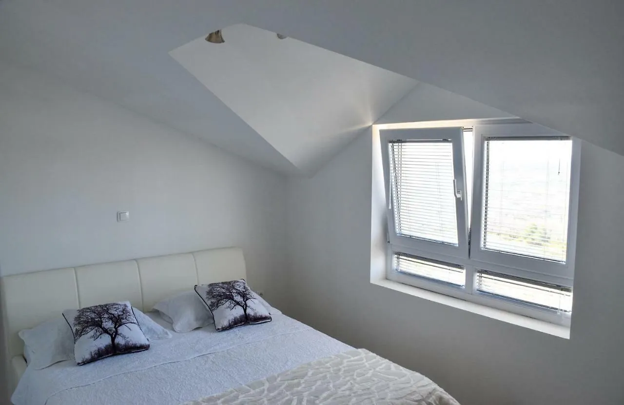 Apartmani Niko Zára