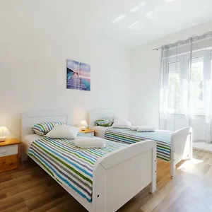 Apartment Dendo